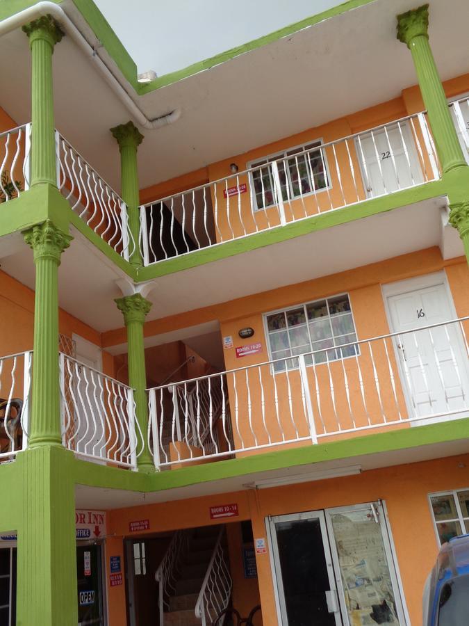 Tropical Manor Inn Half-Way-Tree คิงส์ตัน ภายนอก รูปภาพ